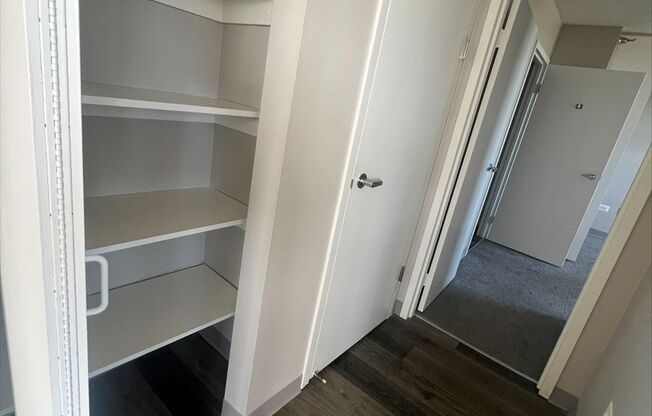 2 beds, 2 baths, 866 sqft, $2,400, Unit 412