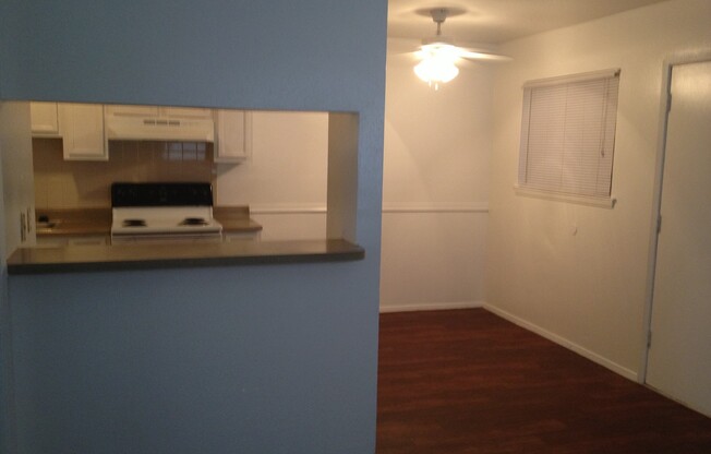 1 bed, 1 bath, 550 sqft, $735, Unit *701