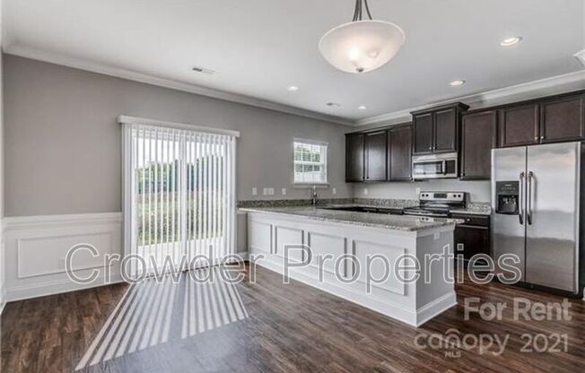 388 HALTON XING DR SW
