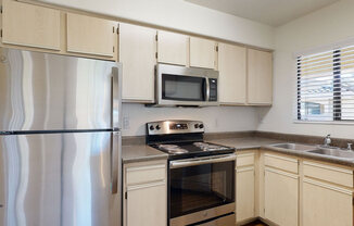 Reserve at Arrowhead 2bedroom kitchen