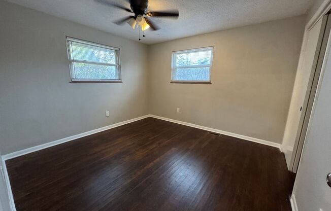 3 beds, 1 bath, $1,200