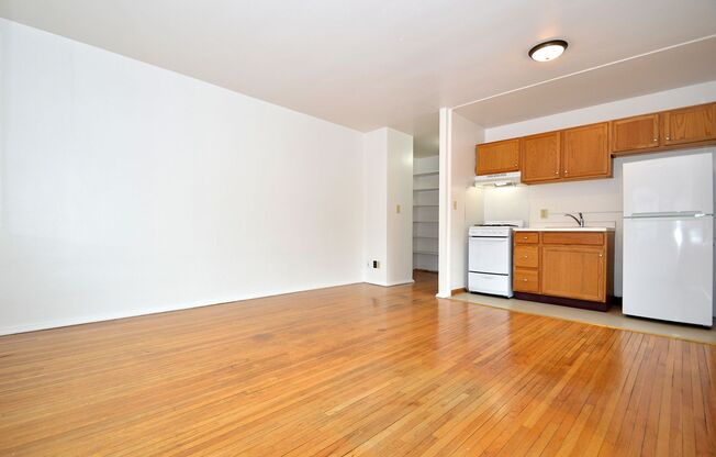 1 bed, 1 bath, 425 sqft, $905, Unit 2 - 06
