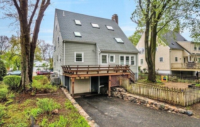 25 ALLEN AVE