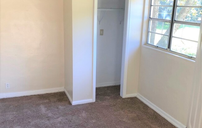 2 beds, 1 bath, $1,300, Unit Apt 5