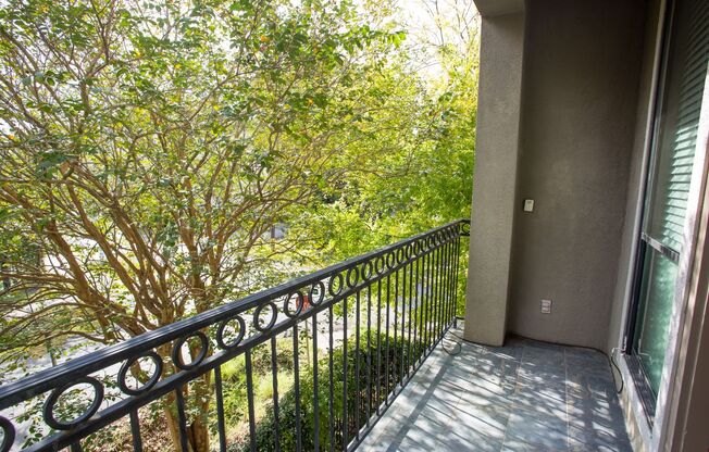 Townhouse in Rice Military for Lease! Move-in Ready
