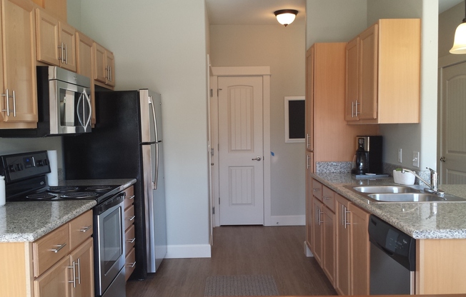1 bed, 1 bath, 684 sqft, $1,595, Unit 305-F