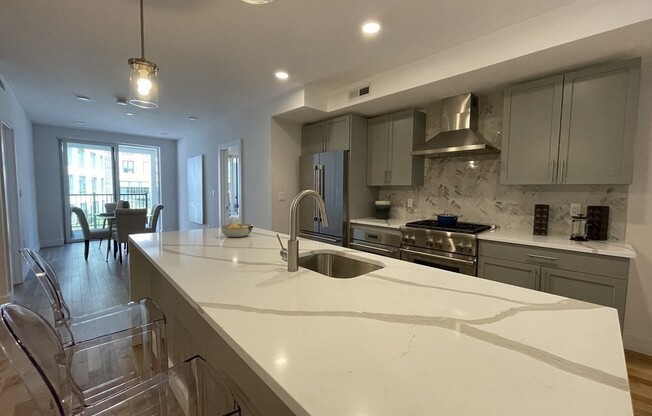 2 beds, 2 baths, 1,060 sqft, $4,000, Unit 409