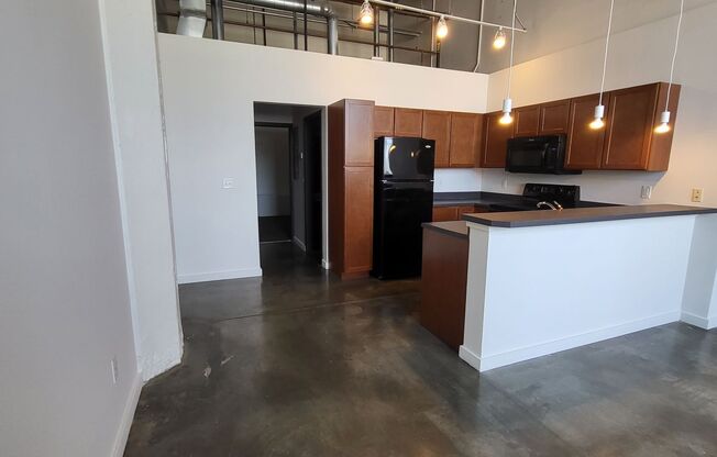 1 bed, 1 bath, 779 sqft, $1,335, Unit 102