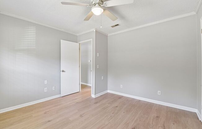 2 beds, 1 bath, 725 sqft, $1,250, Unit 90-3