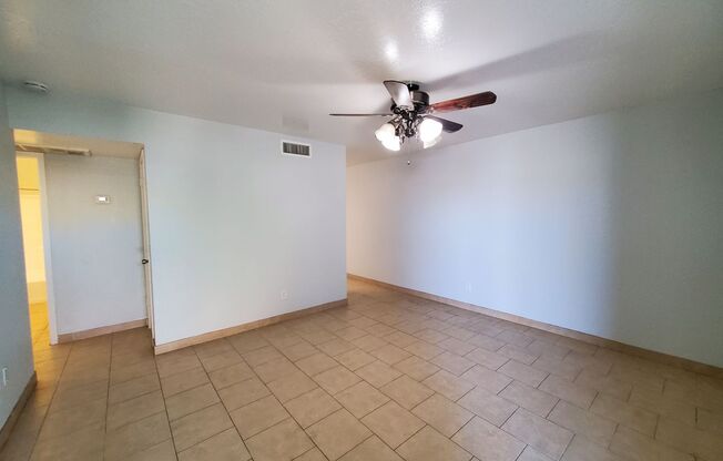 2 beds, 1 bath, $1,550, Unit 05