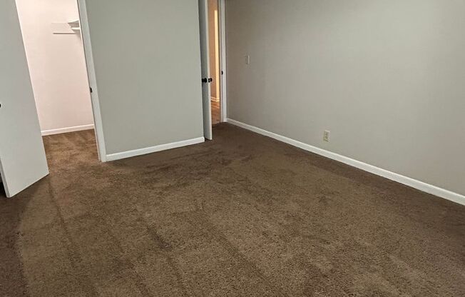 1 bed, 1 bath, 676 sqft, $975, Unit A2-8L