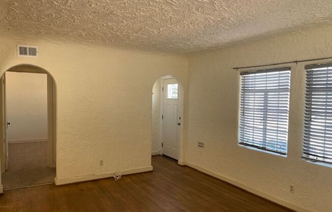 2 beds, 1 bath, $1,150