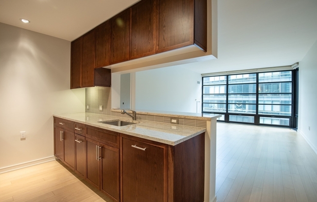 1 bed, 1 bath, 855 sqft, $4,650, Unit 6F