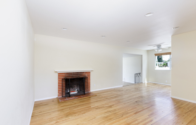 Move-In Ready 3BD/2BA Home Near Woodland Hills