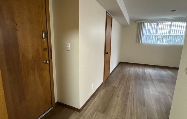 1 bed, 1 bath, $775, Unit 2