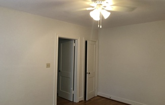 1 bed, 1 bath, $995, Unit RS