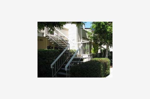 1120 CEDAR GABLES DR