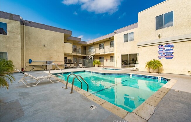 7045 WOODLEY AVE