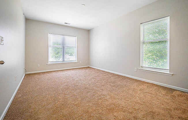 Large bedrooms with high ceilings at Heritage Court, Ewing, 08628