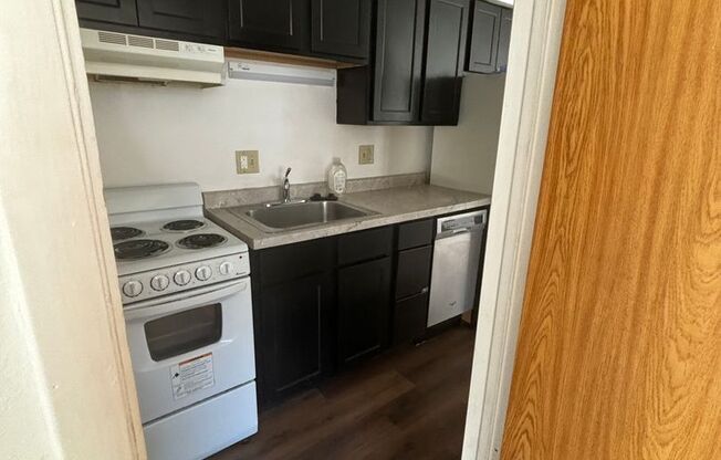 1 bed, 1 bath, 400 sqft, $750, Unit #04