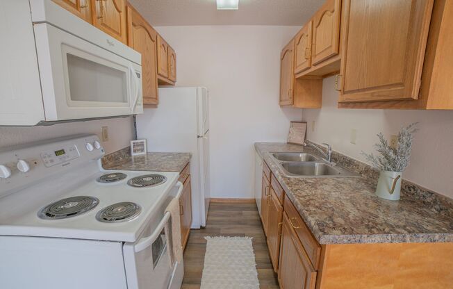 2 beds, 1 bath, 820 sqft, $795, Unit 320