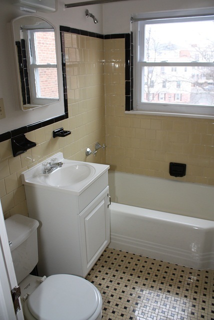 1 bed, 1 bath, 610 sqft, $1,635, Unit 96EM2D