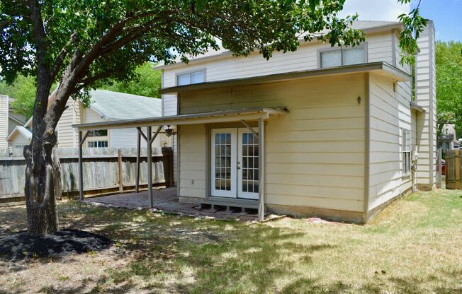 Beautiful remodeled 3 bed 2.5 bath in Heritage Park