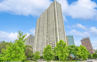 2800 North Lake Shore Drive