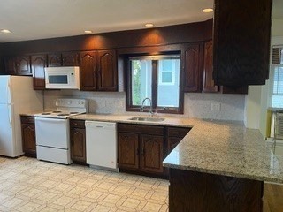 3 beds, 1 bath, 1,300 sqft, $3,100, Unit 43