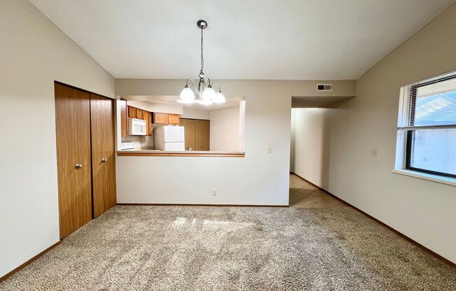 2 beds, 2 baths, $1,295, Unit 2714-304