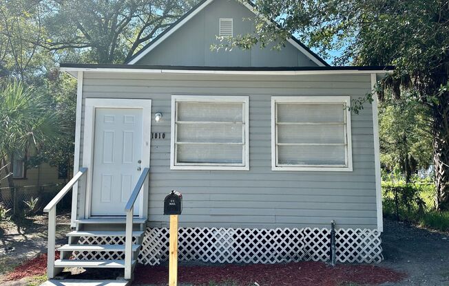 Wonderful Bungalow Just Renovated!