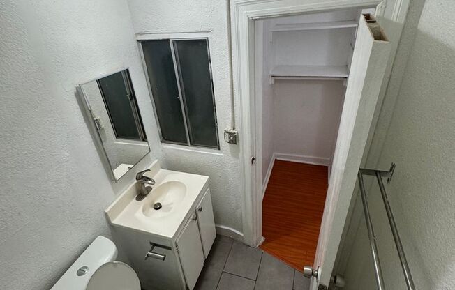 Studio, 1 bath, 250 sqft, $1,400, Unit 102