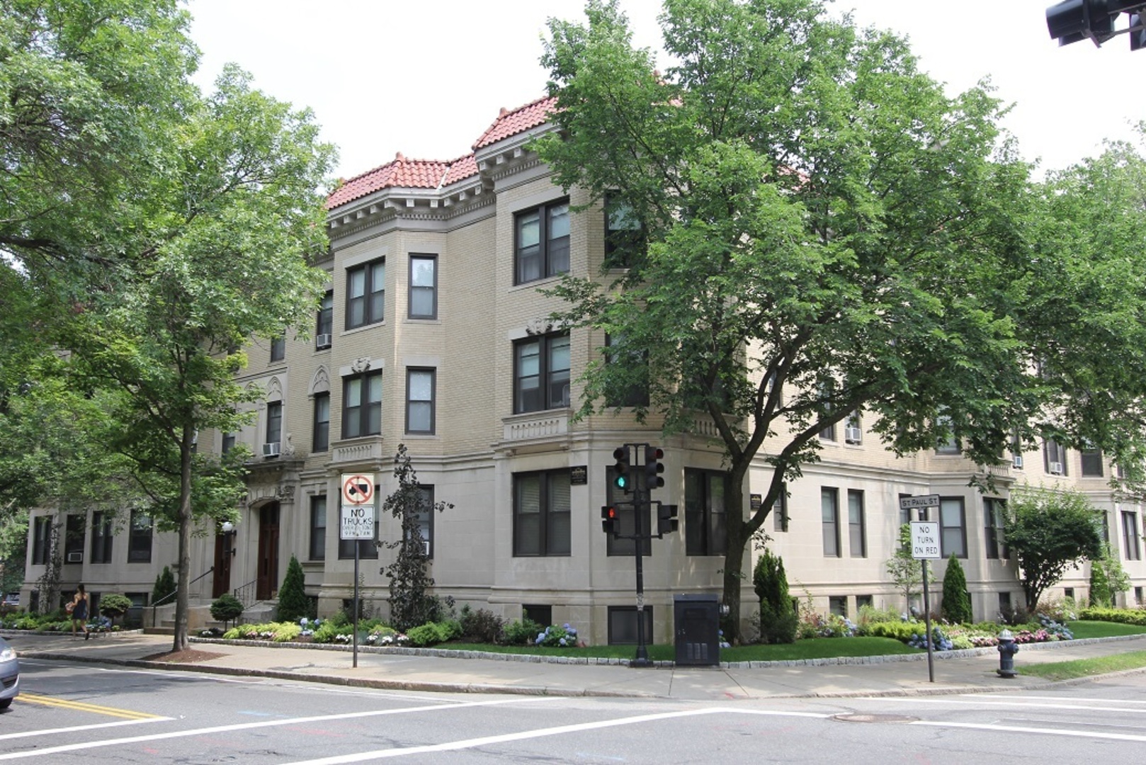 Freeman-St Paul Apartments