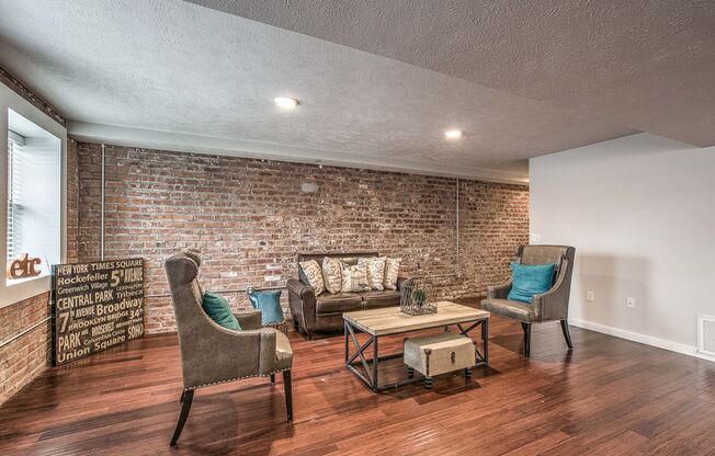 1 bed, 1 bath, 650 sqft, $1,395, Unit Unit 01B A1100