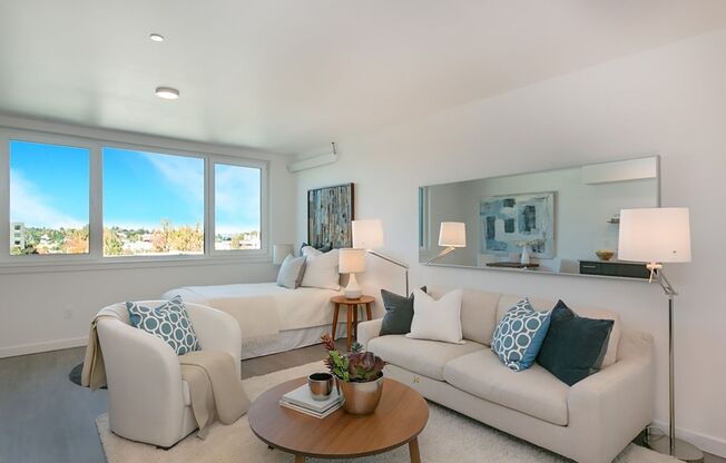 Studio, 1 bath, 368 sqft, $1,295, Unit 201