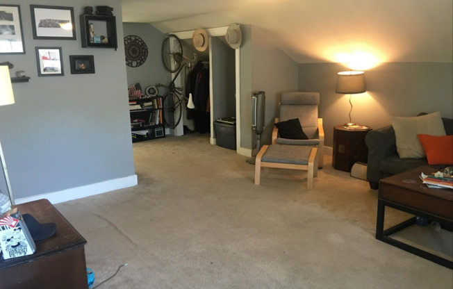 2 beds, 1 bath, $1,700