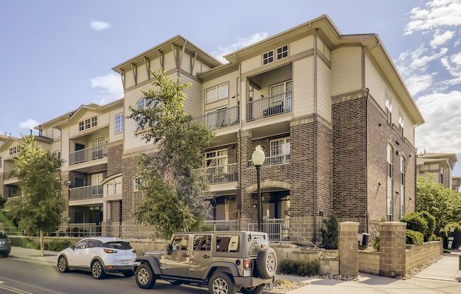 Stunning 2 bedroom 2 bath with loft in Aurora!