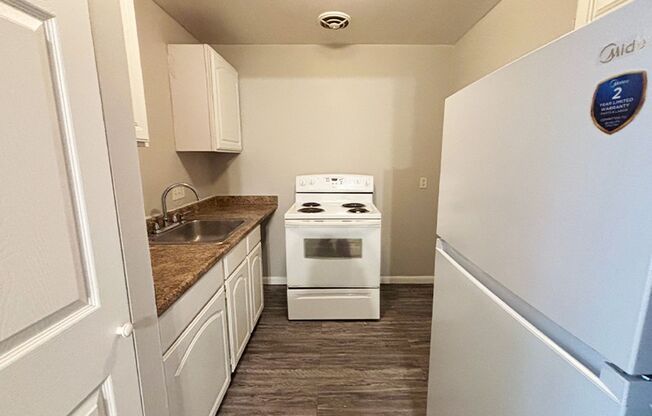 1 bed, 1 bath, 560 sqft, $825, Unit 725-18