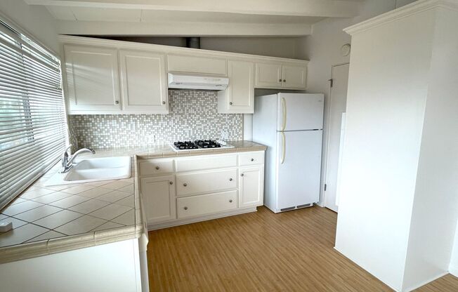 1 bed, 1 bath, $2,900, Unit 1524F