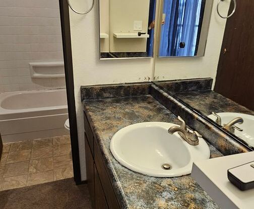 Studio, 1 bath, $900, Unit # 319