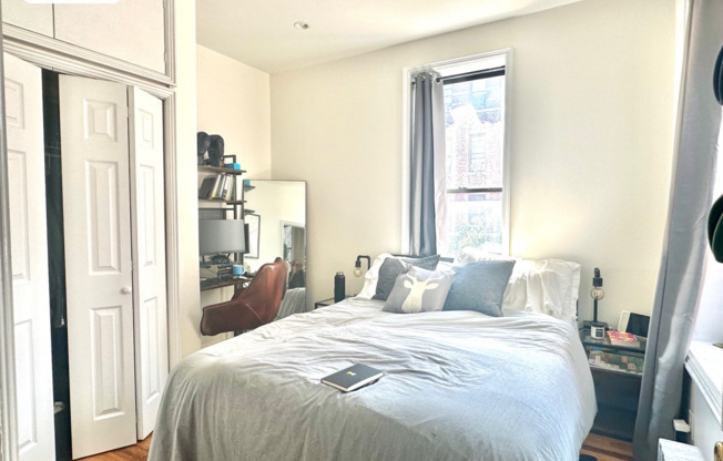 2 beds, 1 bath, $4,395, Unit 4E