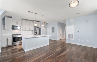 2 beds, 2 baths, 926 sqft, $4,995, Unit 414