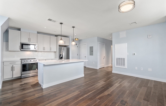 2 beds, 2 baths, 926 sqft, $4,995, Unit 414
