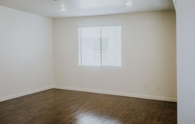 2 beds, 2 baths, 1,085 sqft, $2,110, Unit R102