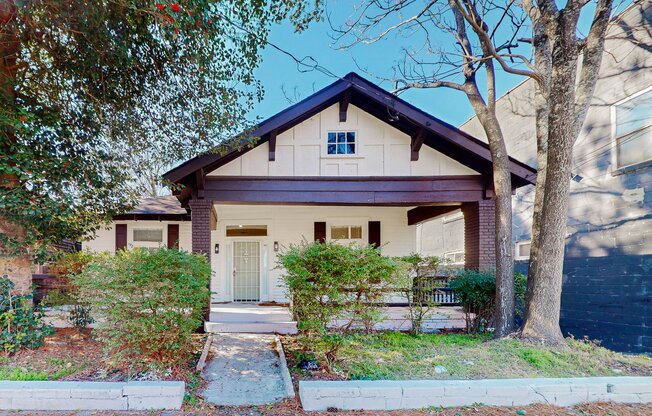 851 Mcdaniel Street