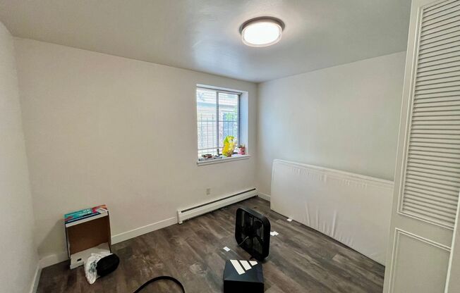 2 beds, 1 bath, $1,325, Unit 108