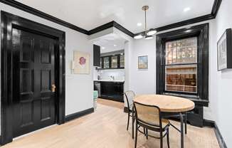 17 W 10 ST