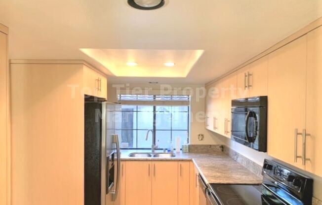 ***Charming 2 bed / 2 bath Townhome in Coastal Carlsbad - Available 04/15***