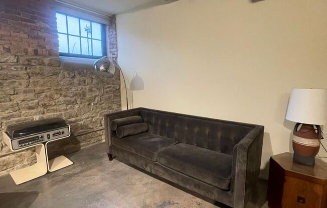 1 bed, 1 bath, 794 sqft, $1,293, Unit 009