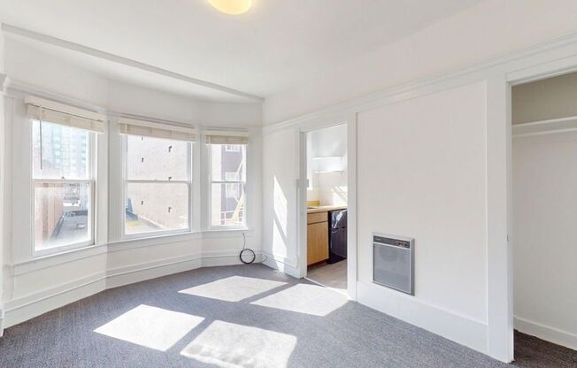 1047 POST ST